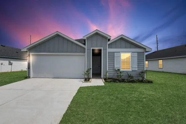 $2,200 | 2007 Woodlark Way, Sealy, TX 77474