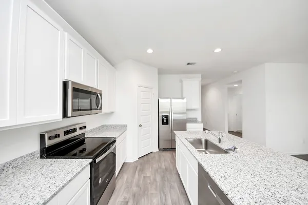 $2,200 | 2007 Woodlark Way, Sealy, TX 77474