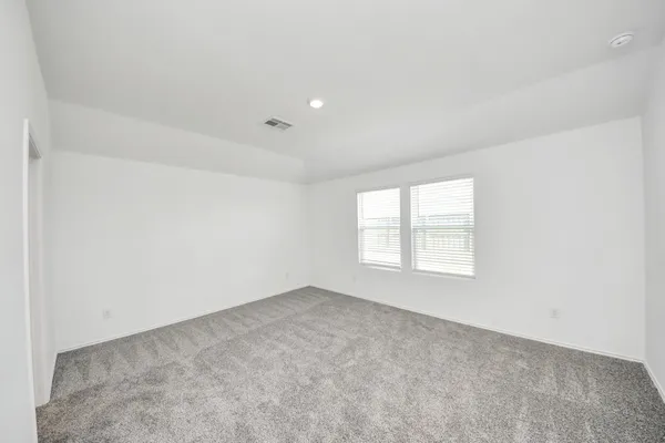 $2,200 | 2007 Woodlark Way, Sealy, TX 77474