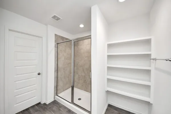 $2,200 | 2007 Woodlark Way, Sealy, TX 77474