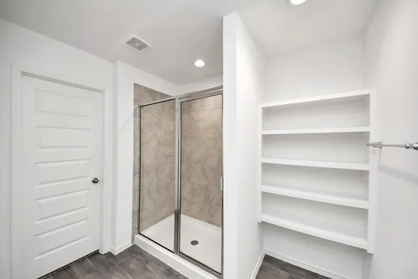 $2,200 | 2007 Woodlark Way, Sealy, TX 77474