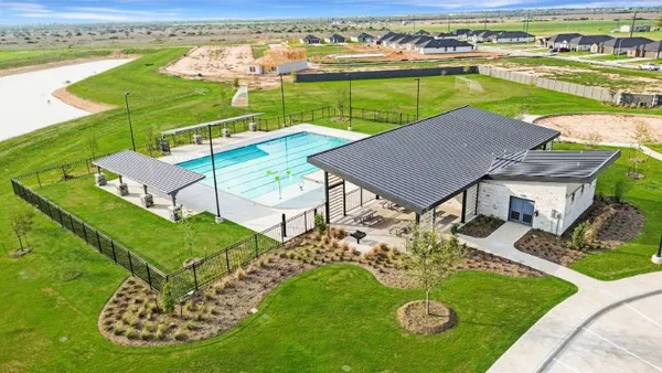 $2,200 | 2007 Woodlark Way, Sealy, TX 77474
