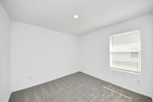 $2,200 | 2007 Woodlark Way, Sealy, TX 77474