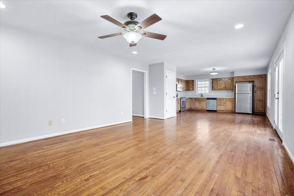 350 Valley Road Hardy, VA 24101 - Photo 12 of 49 12-350 Valley Rd_12