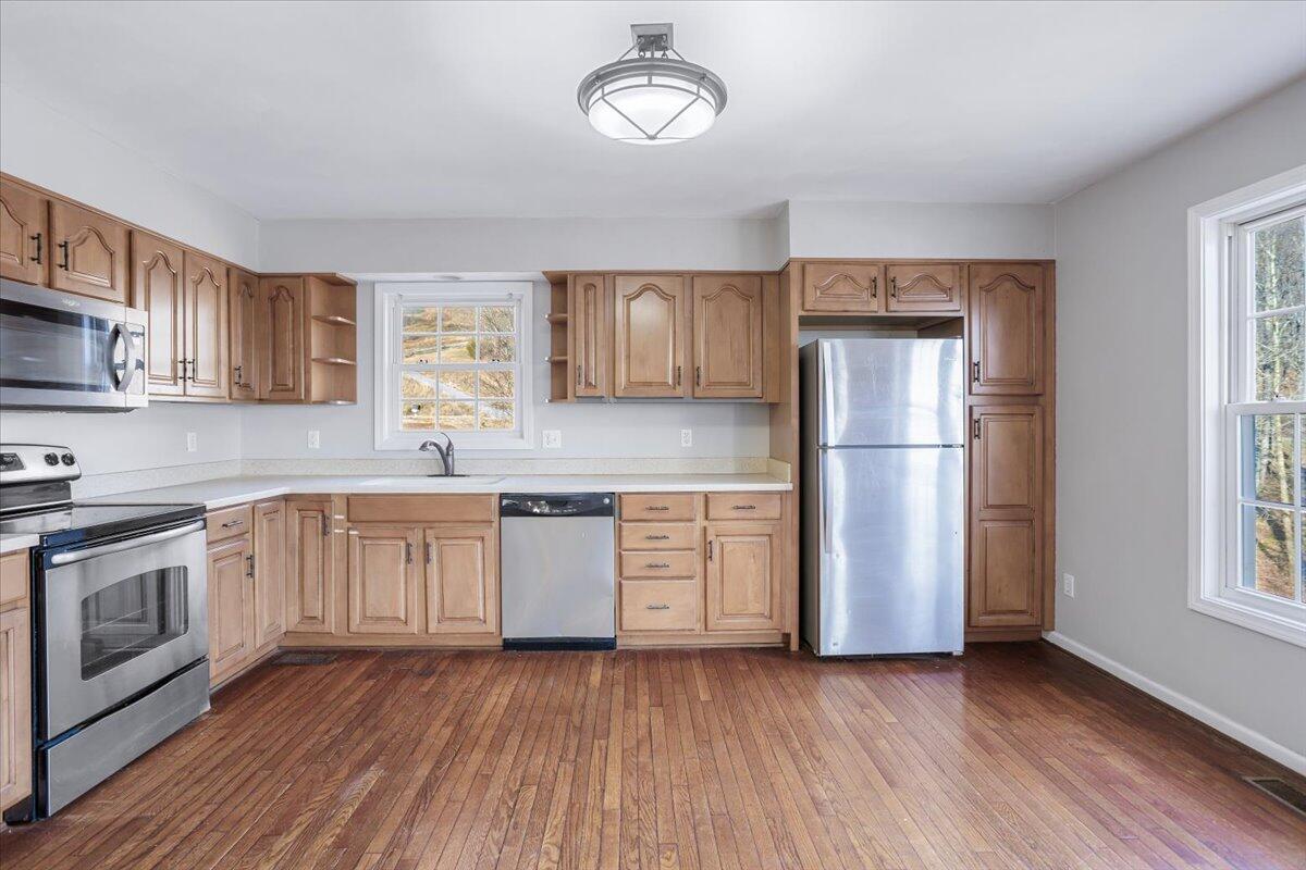 350 Valley Road Hardy, VA 24101 - Photo 14 of 49 16-350 Valley Rd_16