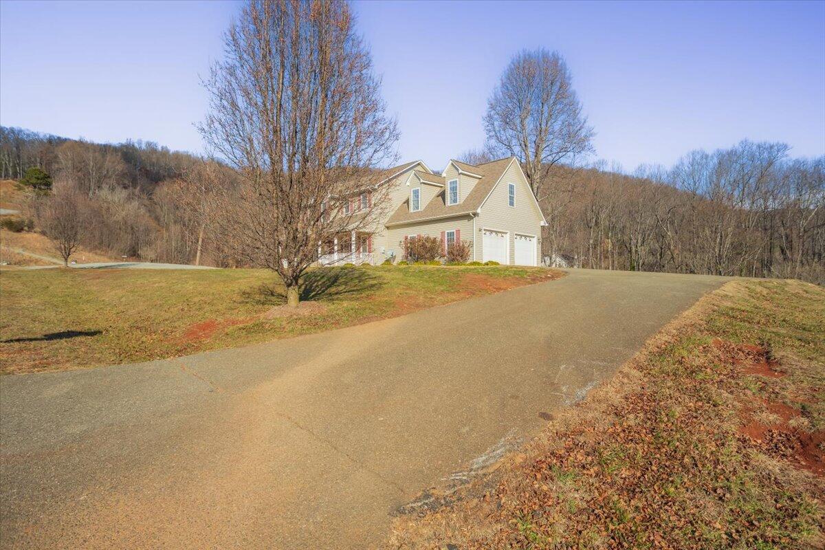 350 Valley Road Hardy, VA 24101 - Photo 3 of 49 03-350 Valley Rd_03