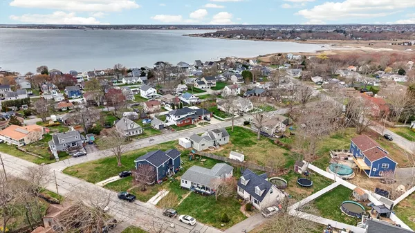 $425,000 | 20 Manhattan Avenue, Fairhaven, MA 02719