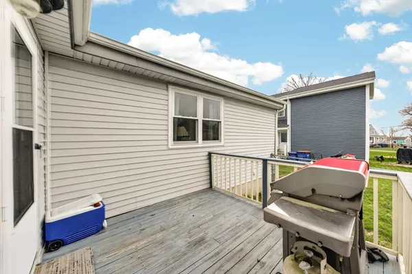 $425,000 | 20 Manhattan Avenue, Fairhaven, MA 02719