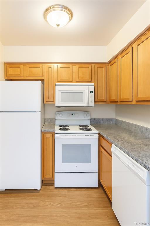 1589 O'Neil Circle Rochester, MI 48307 - Photo 6 of 14