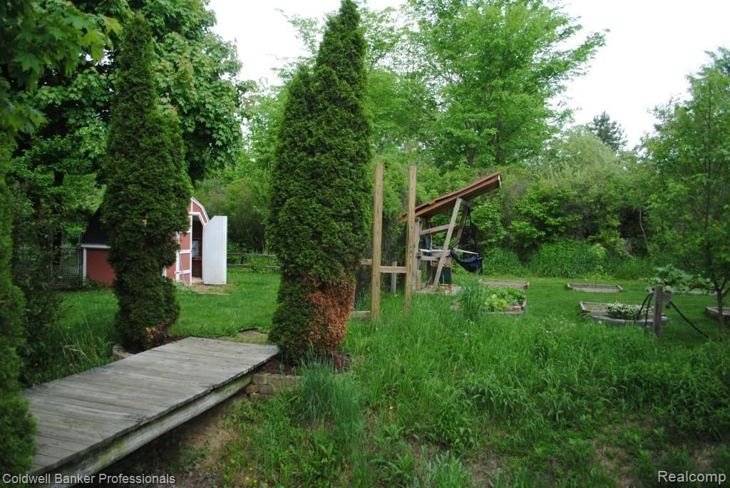 562 East Dawson Road Milford, MI 48381 - Photo 21 of 22 063.jpg