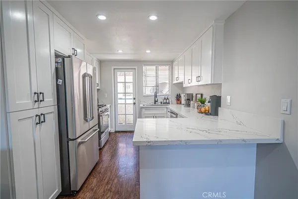 $405,000 | 18111 Erik Court, Unit 445, Canyon Country, CA 91387