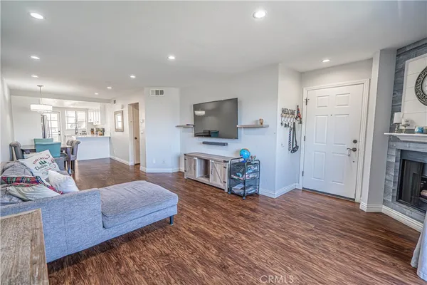 $405,000 | 18111 Erik Court, Unit 445, Canyon Country, CA 91387