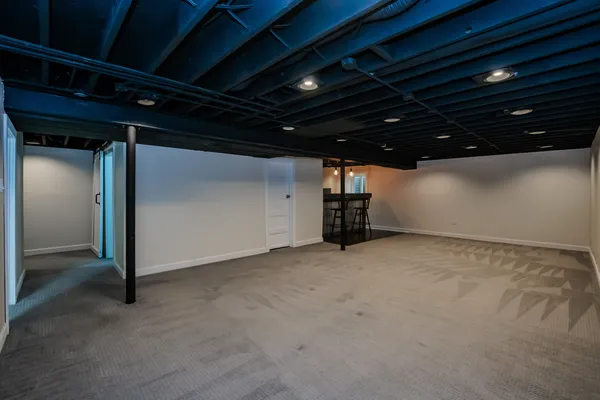 $295,000 | 837 Carnaby Court, Schaumburg, IL 60169