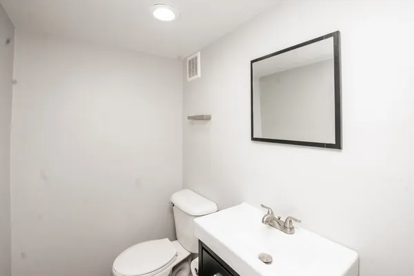 $295,000 | 837 Carnaby Court, Schaumburg, IL 60169