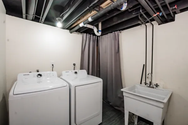 $295,000 | 837 Carnaby Court, Schaumburg, IL 60169