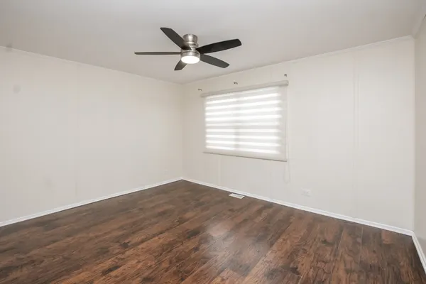 $295,000 | 837 Carnaby Court, Schaumburg, IL 60169