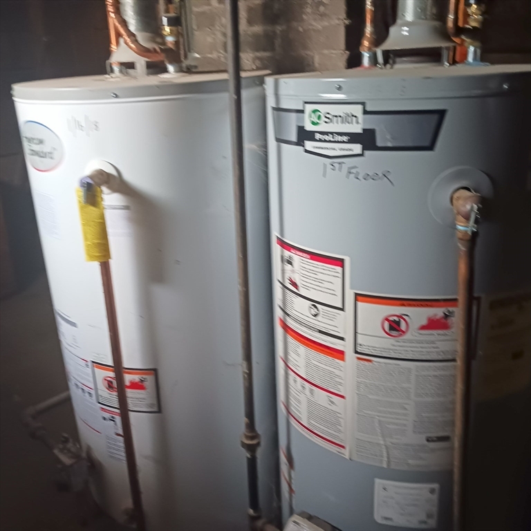 14 Douglas Court Worcester, MA 01603 - Photo 20 of 20 a utility room with dryer and washer