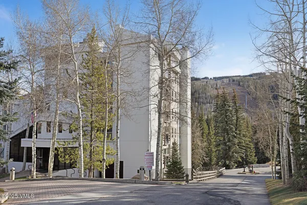 $4,695,000 | 450 East Lionshead Circle, Unit 6A, Vail, CO 81657