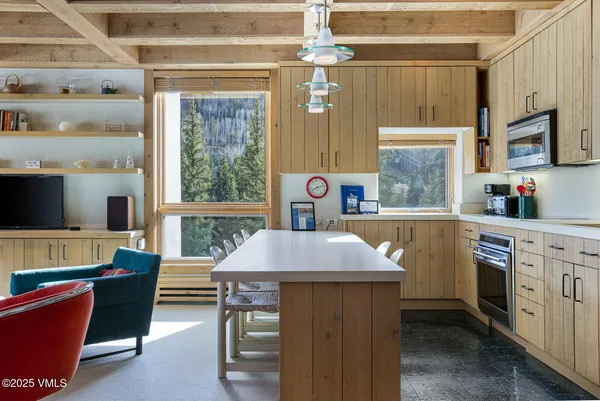 $4,695,000 | 450 East Lionshead Circle, Unit 6A, Vail, CO 81657