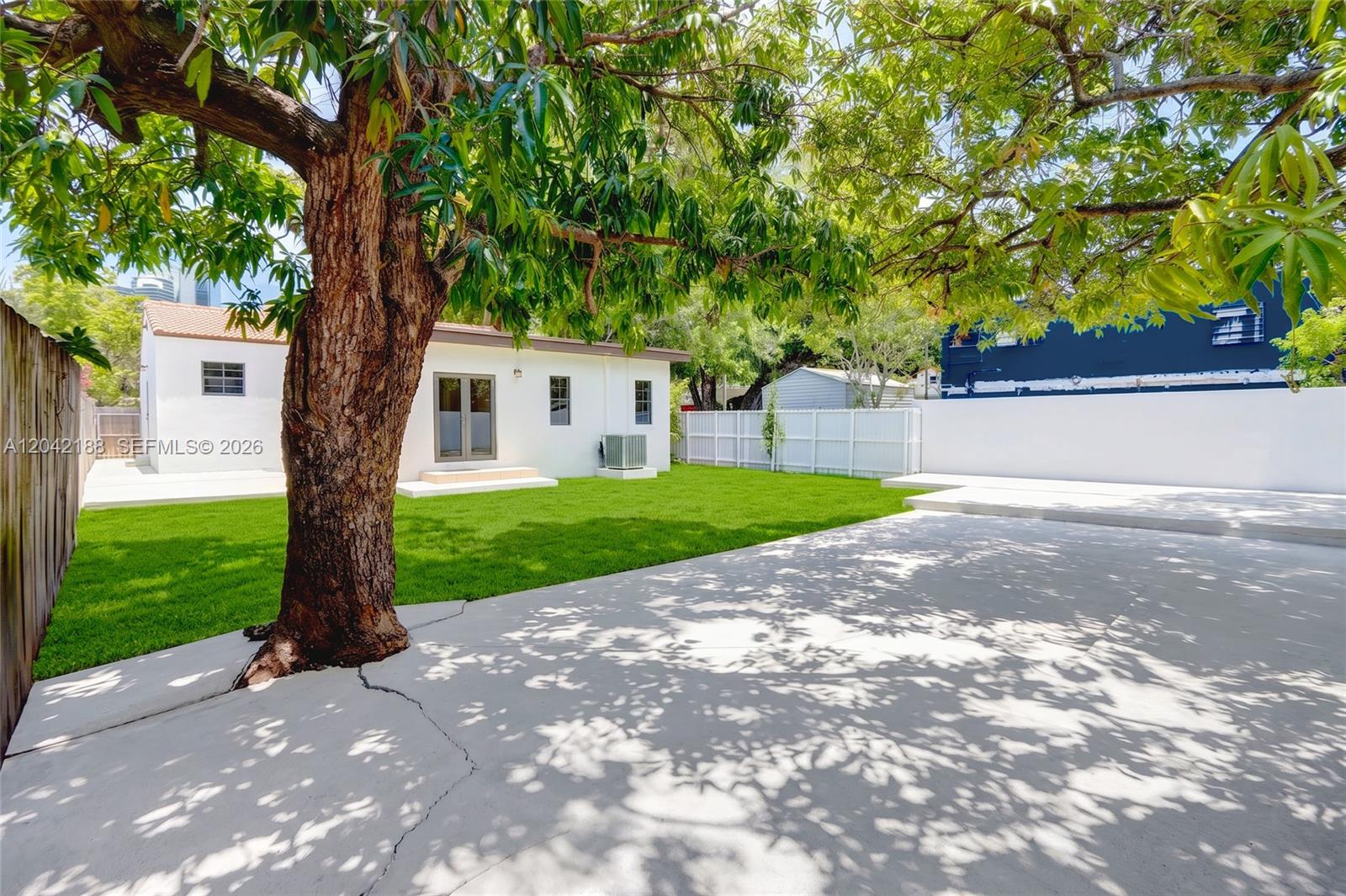322 Southwest 18th Road Miami, FL 33129 - Photo 20 of 25