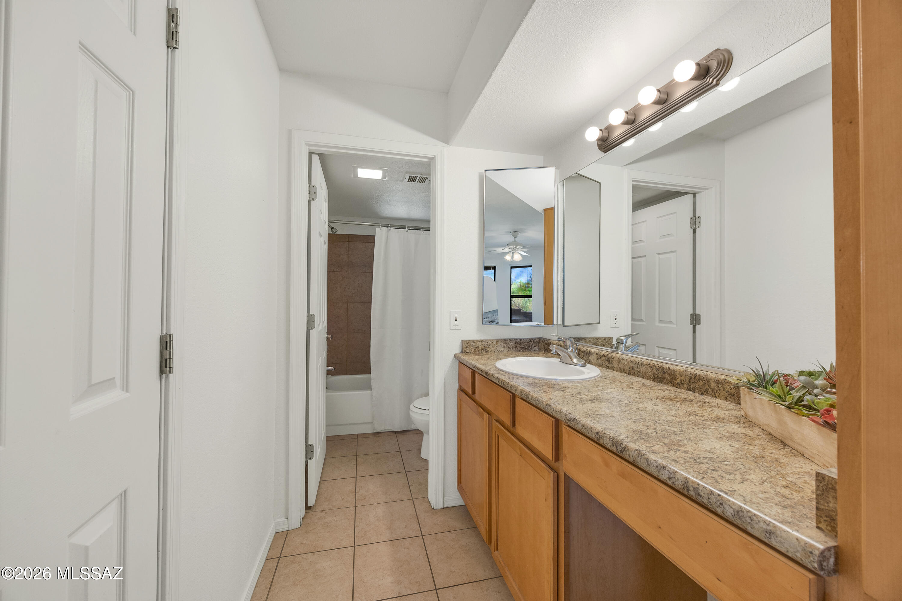 5855 North Kolb Road, Unit 2102 Tucson, AZ 85750 - Photo 14 of 34 Primary Bathroom