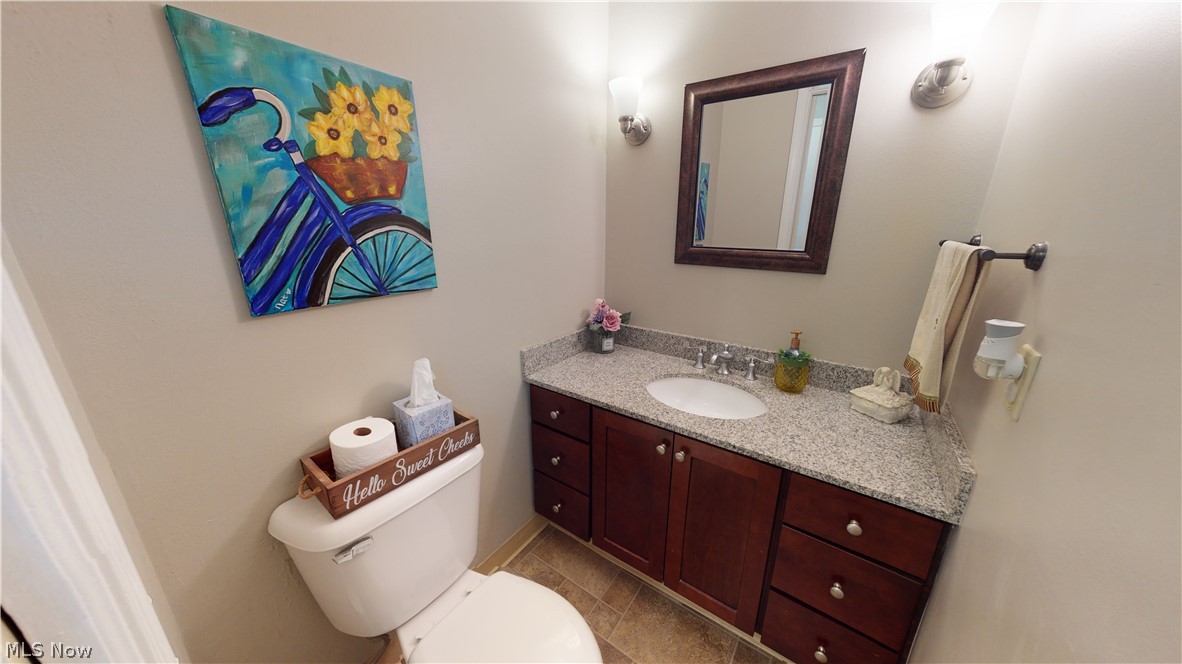 1527 Edgefield Road Lyndhurst, OH 44124 - Photo 11 of 25 Half bath main floor
