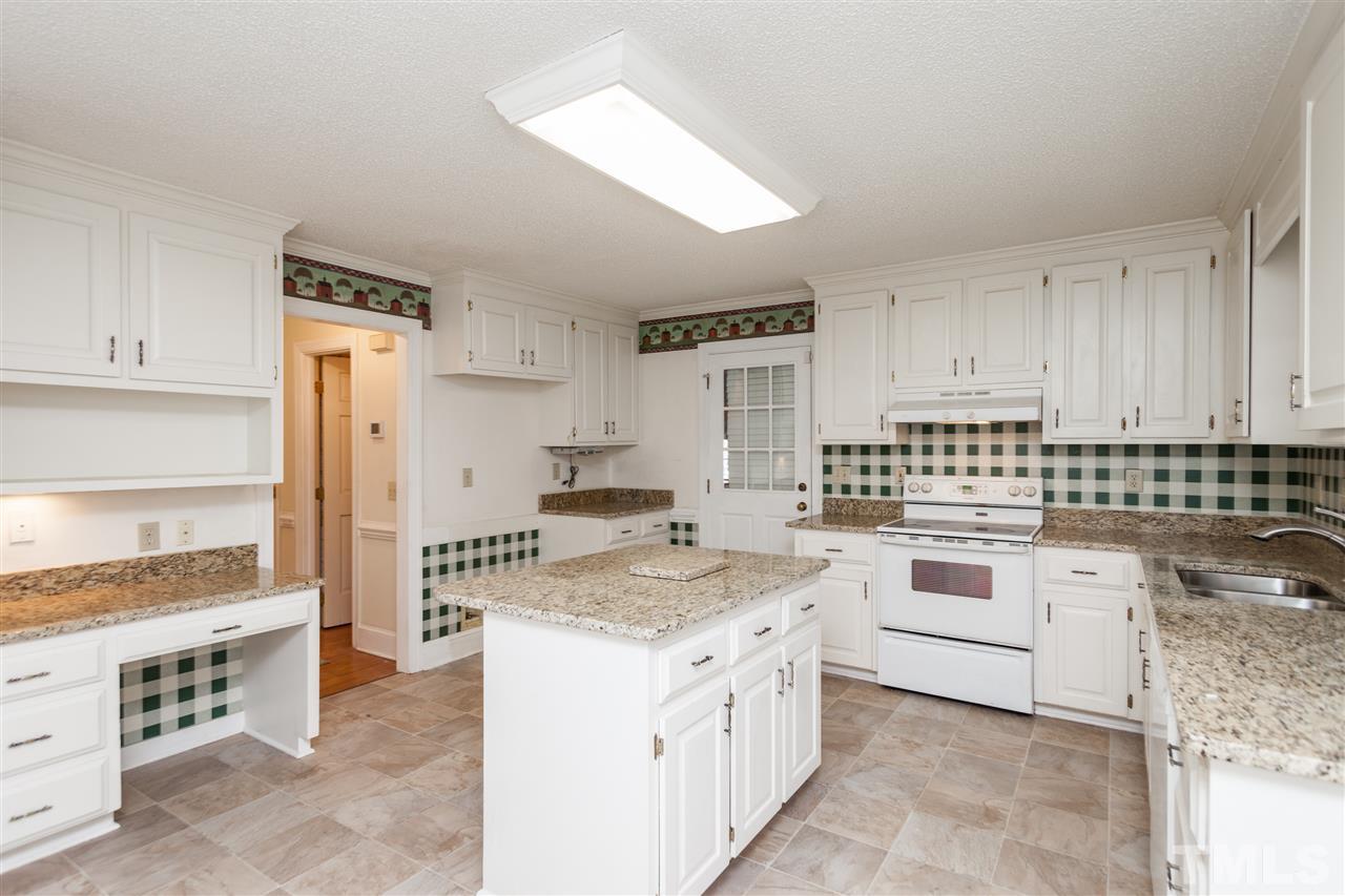 7712 Appamattox Road Apex, NC 27539 - Photo 7 of 24 Gallery Image 7