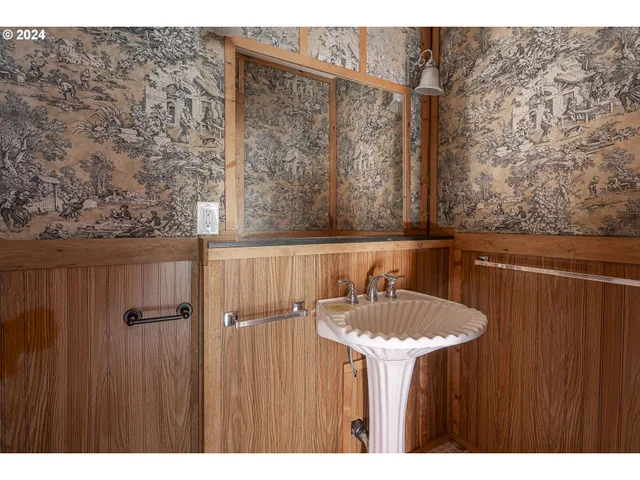 $459,900 | 44493 Highway 26, Seaside, OR 97138