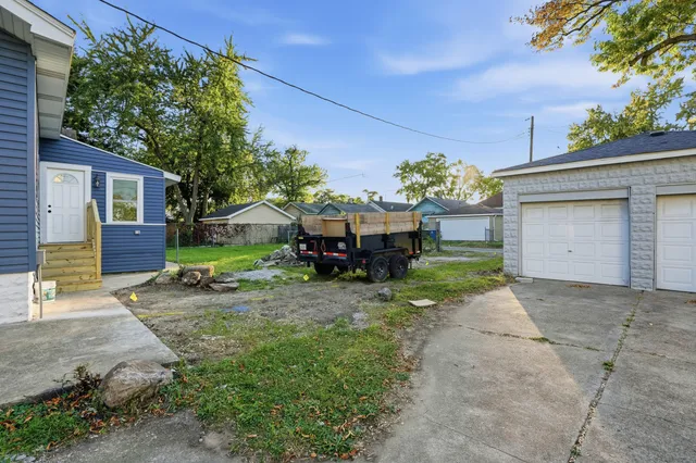 a house view with a outdoor space
