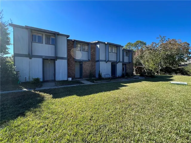 $1,200 | 103 Antibes Street East, Unit 103, Mandeville, LA 70448