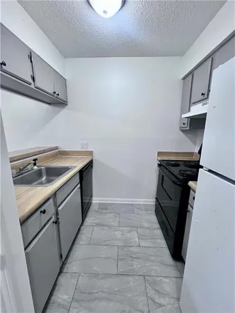 $1,200 | 103 Antibes Street East, Unit 103, Mandeville, LA 70448