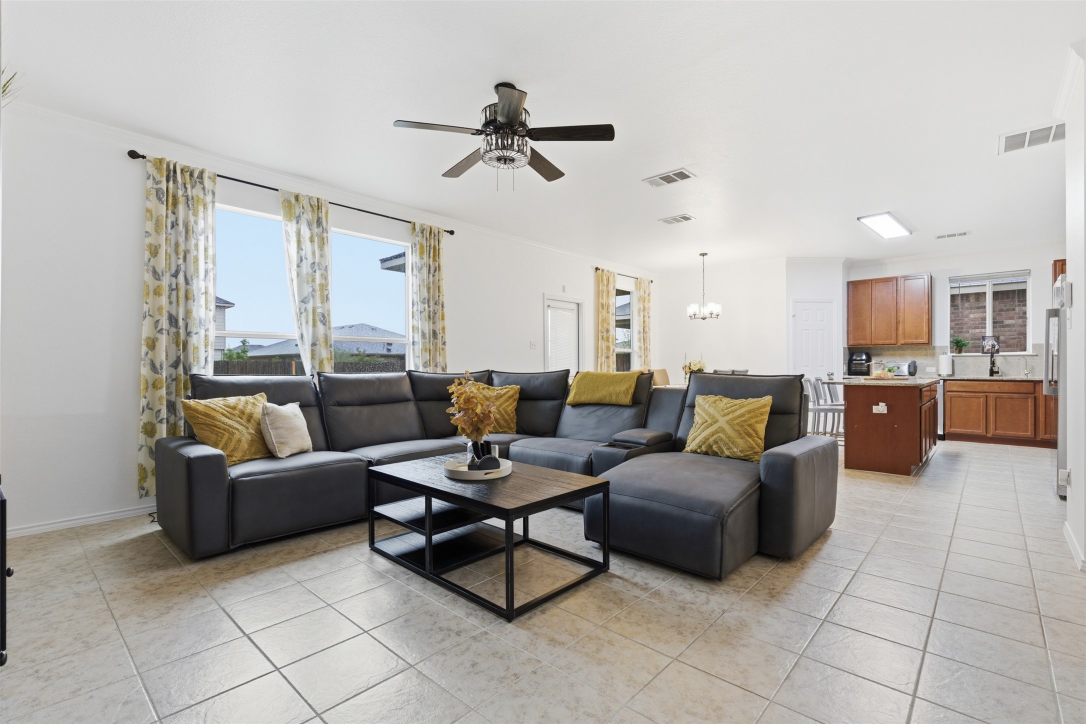 101 Magpie Goose Lane Leander, TX 78641 - Photo 4 of 29 a living room with furniture