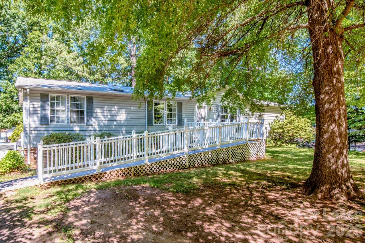 447 Kemp Road Mooresville, NC 28117 - Photo 3 of 48