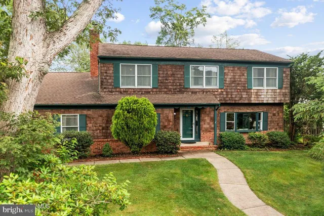 $610,000 | 204 Plover Court, Lanoka Harbor, NJ 08734