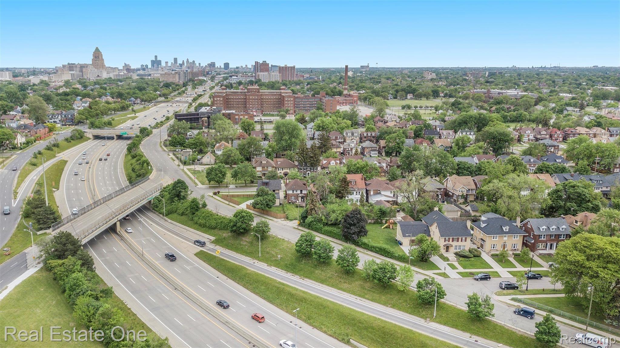 1166 Edison Street Detroit, MI 48202 - Photo 34 of 34 DJI_0759.jpg