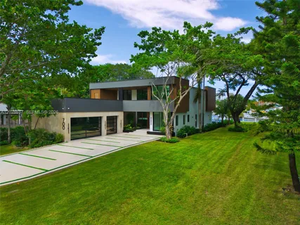 $13,995,000 | 700 Southwest 12th Avenue, Fort Lauderdale, FL 33312
