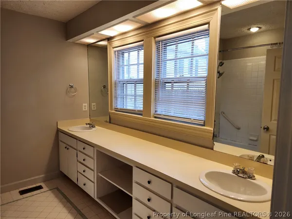 $1,900 | 612 Greenland Drive, Fayetteville, NC 28305