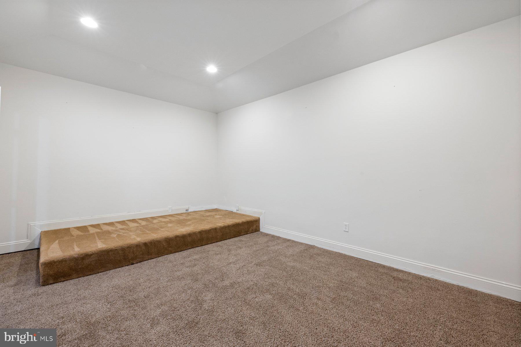 61 Magothy Beach Road Pasadena, MD 21122 - Photo 38 of 63 Rec room/ movie room