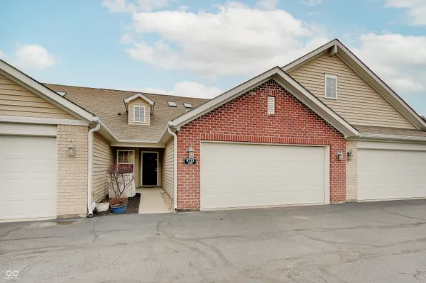 $309,000 | 9733 Windy Lane, Unit 103, Fishers, IN 46037
