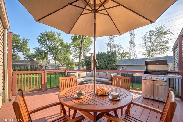 $299,900 | 152 Pearl Street, Cary, IL 60013