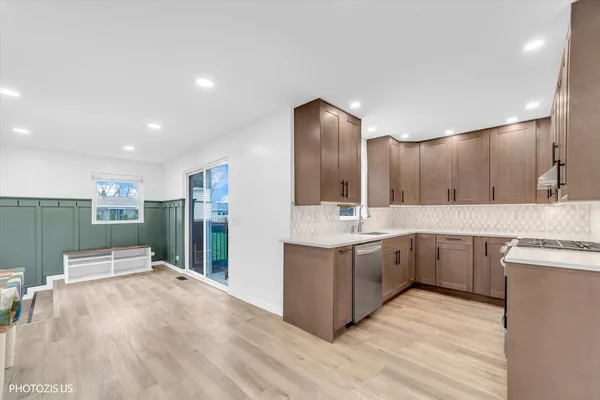 $299,900 | 152 Pearl Street, Cary, IL 60013