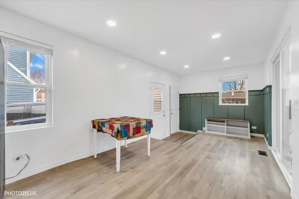 $299,900 | 152 Pearl Street, Cary, IL 60013