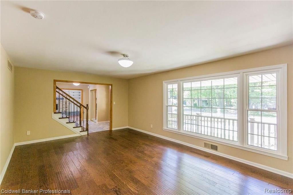 29075 Summerwood Road Farmington, MI 48334 - Photo 15 of 41