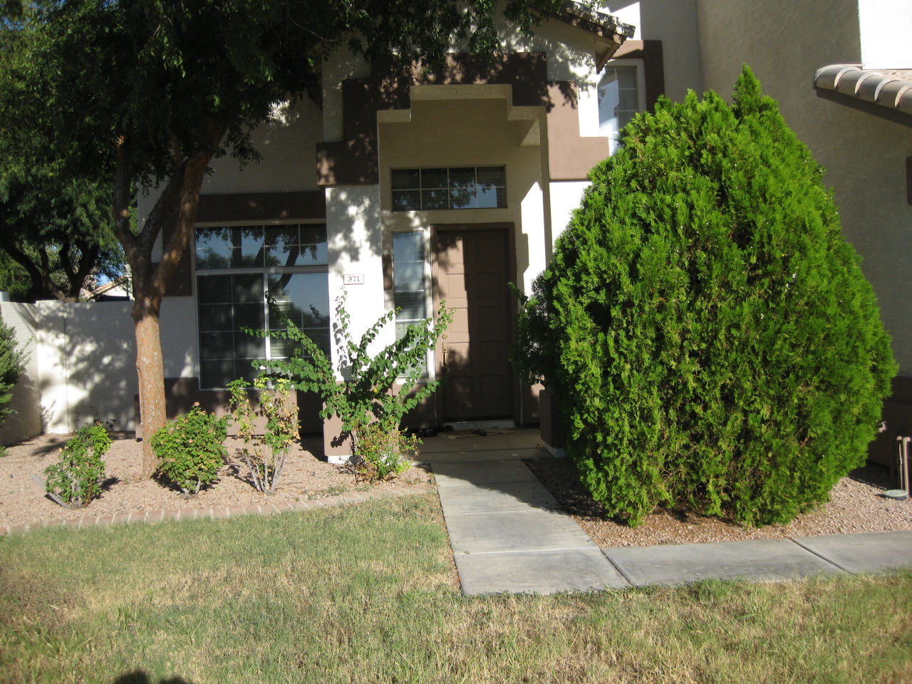 371 North Terrace Road Chandler, AZ 85226 - Photo 2 of 8 0