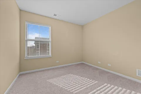 $490,000 | 702 Keystone Lane, Vernon Hills, IL 60061