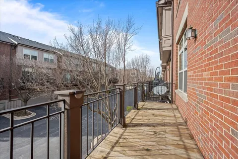 $490,000 | 702 Keystone Lane, Vernon Hills, IL 60061