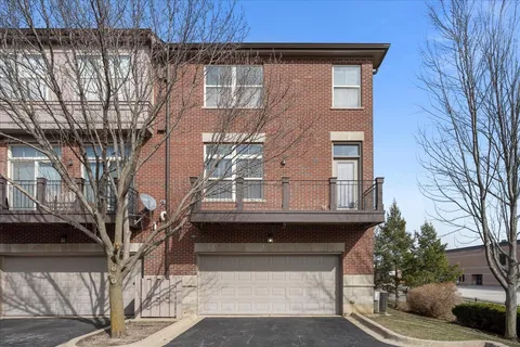 $490,000 | 702 Keystone Lane, Vernon Hills, IL 60061