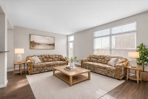 $490,000 | 702 Keystone Lane, Vernon Hills, IL 60061