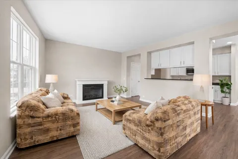 $490,000 | 702 Keystone Lane, Vernon Hills, IL 60061