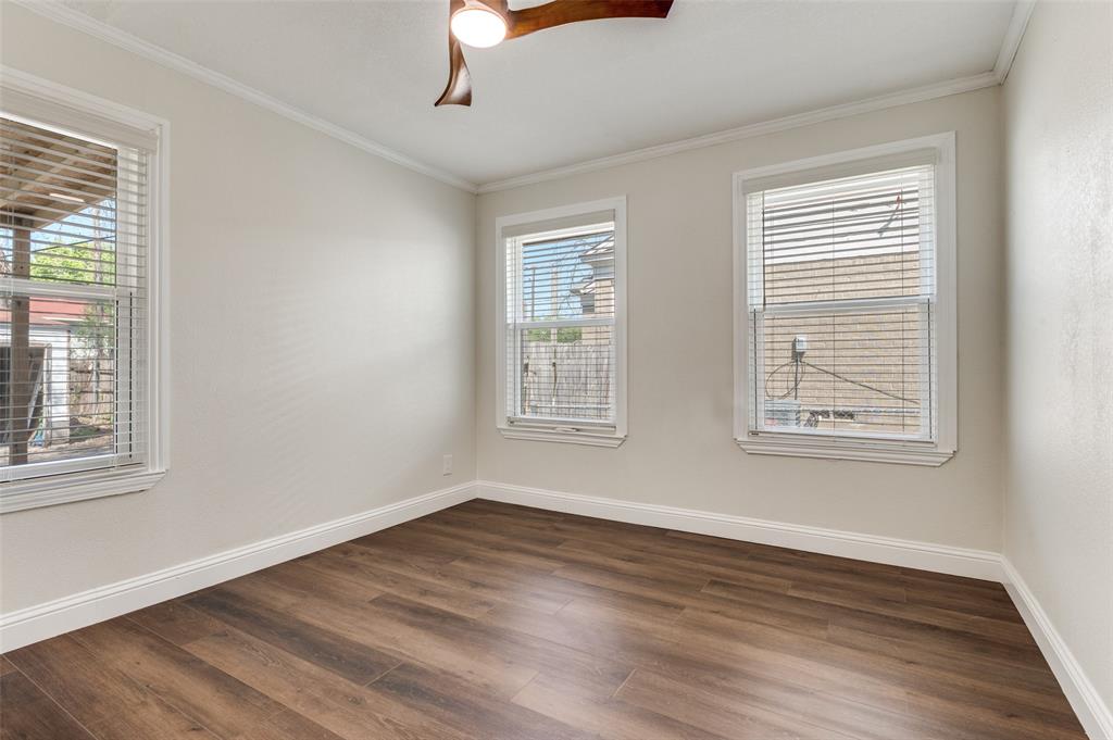 711 Winston Street Dallas, TX 75208 - Photo 10 of 12